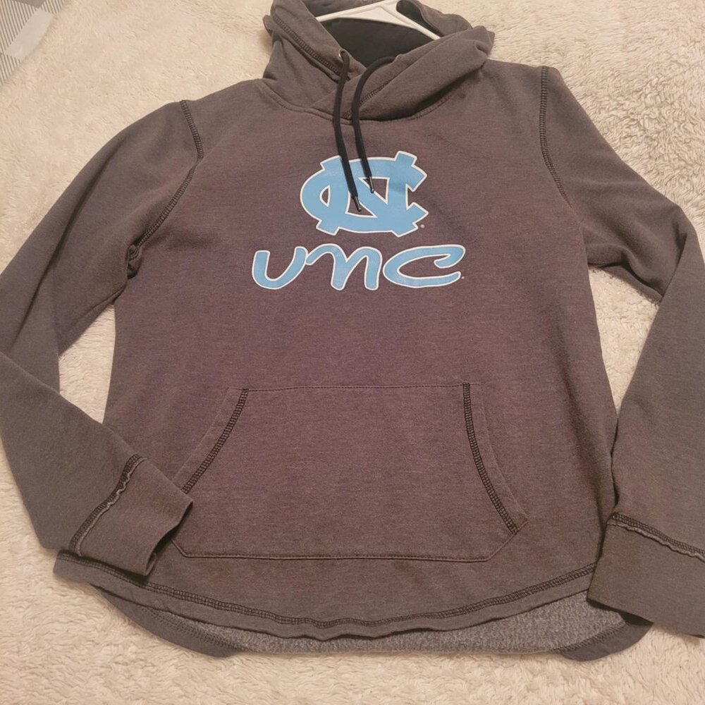 UNC Hoodie, size Large